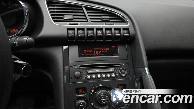 Peugeot 3008 2015 — photo 16