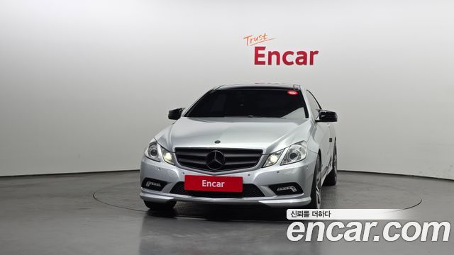 Mercedes-Benz E-Class 2011 — photo 3
