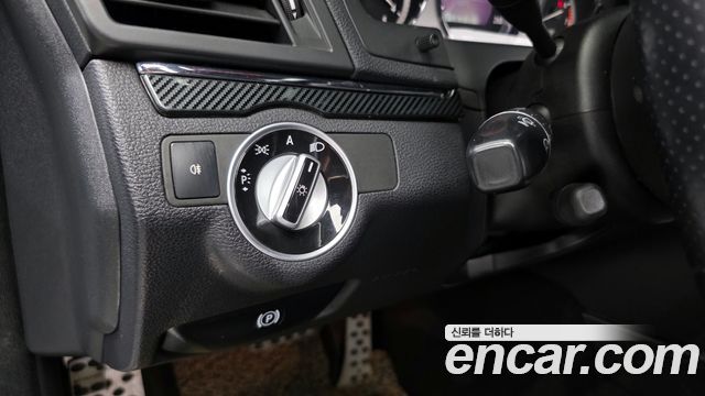 Mercedes-Benz E-Class 2011 — photo 15