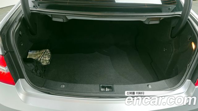 Mercedes-Benz E-Class 2011 — photo 20
