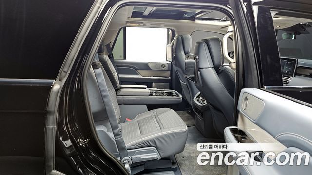Lincoln Navigator 2019 — photo 11