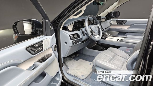 Lincoln Navigator 2019 — photo 12