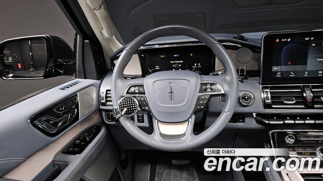 Lincoln Navigator 2019 — photo 13