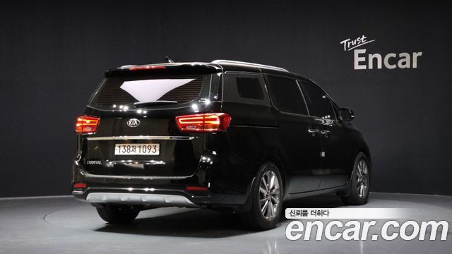 Kia Canival 2020 — photo 2