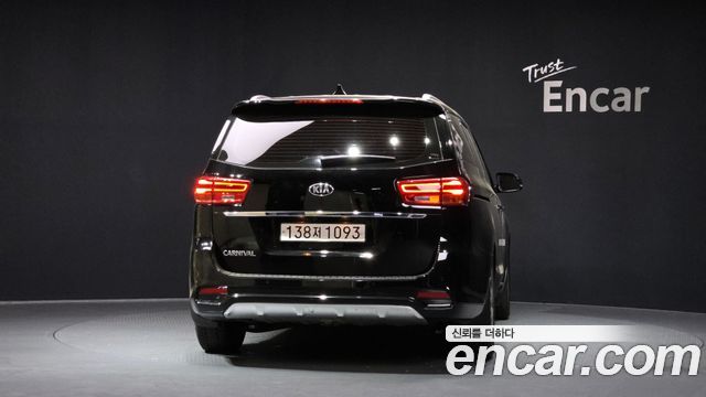 Kia Canival 2020 — photo 4