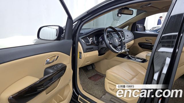 Kia Canival 2020 — photo 10
