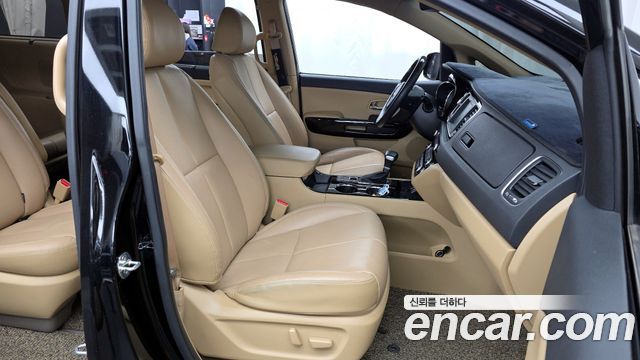 Kia Canival 2020 — photo 11