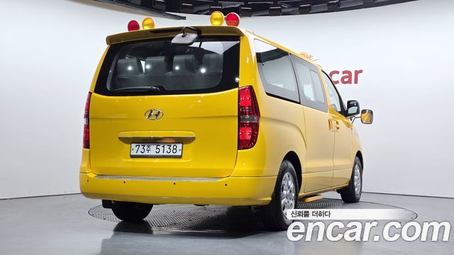Hyundai Starex 2015 — photo 2