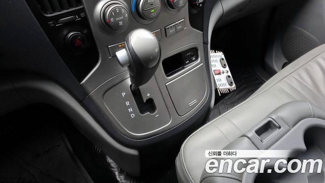 Hyundai Starex 2015 — photo 9