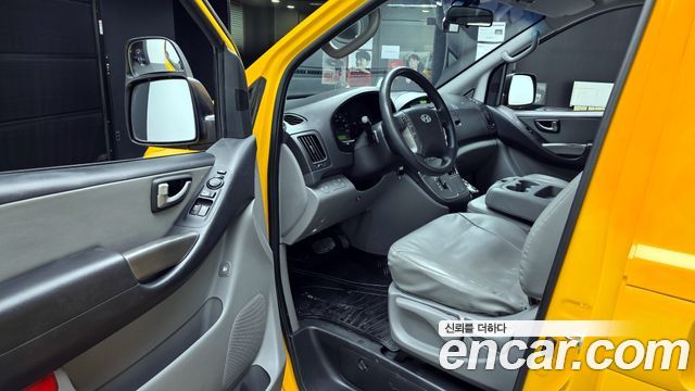 Hyundai Starex 2015 — photo 11