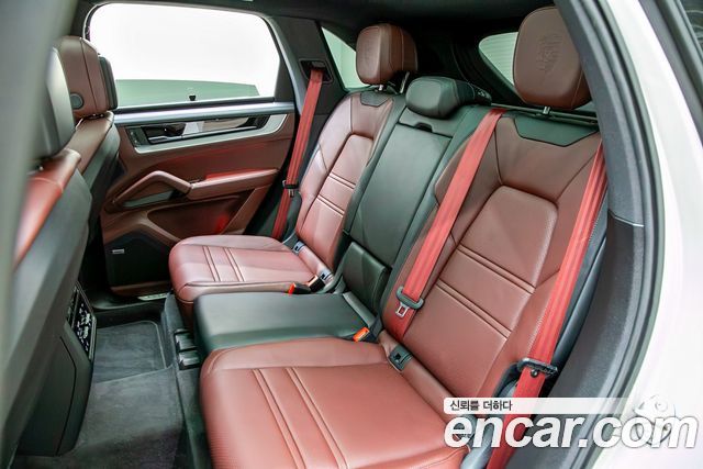 Porsche Cayenne 2024 — photo 12
