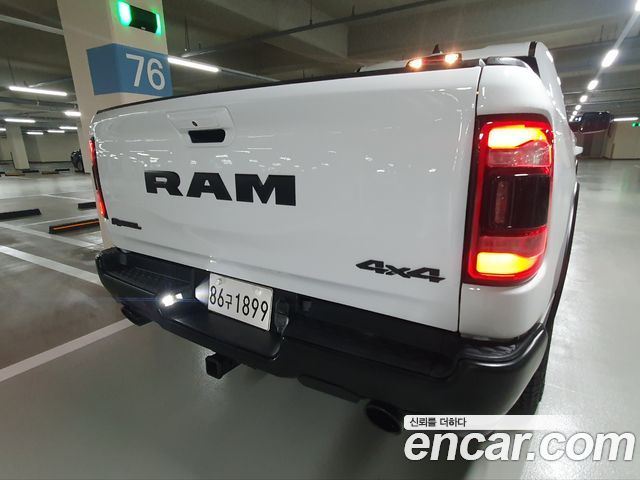 Dodge Ram Pick Up 2020 — photo 2