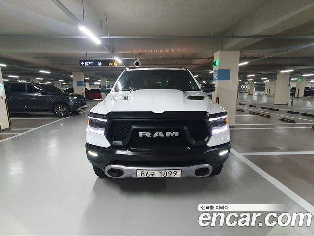 Dodge Ram Pick Up 2020 — photo 3