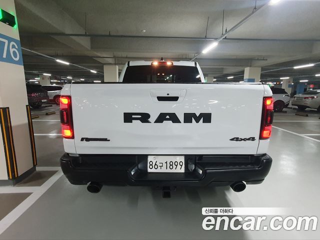 Dodge Ram Pick Up 2020 — photo 4