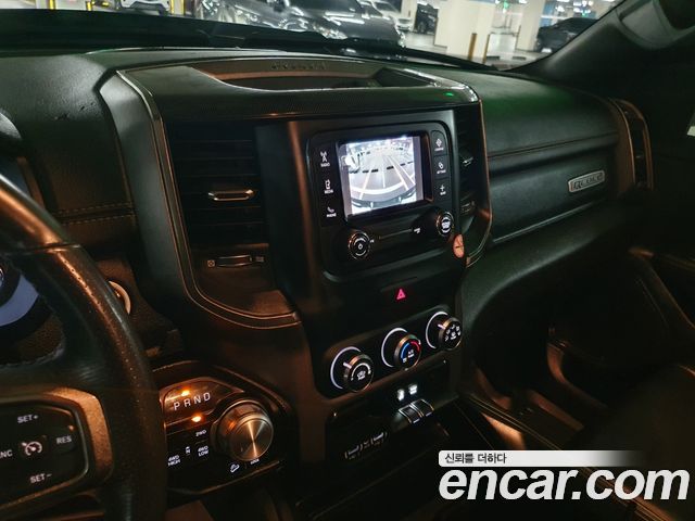 Dodge Ram Pick Up 2020 — photo 9