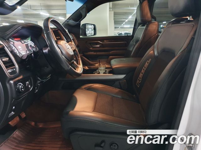 Dodge Ram Pick Up 2020 — photo 10
