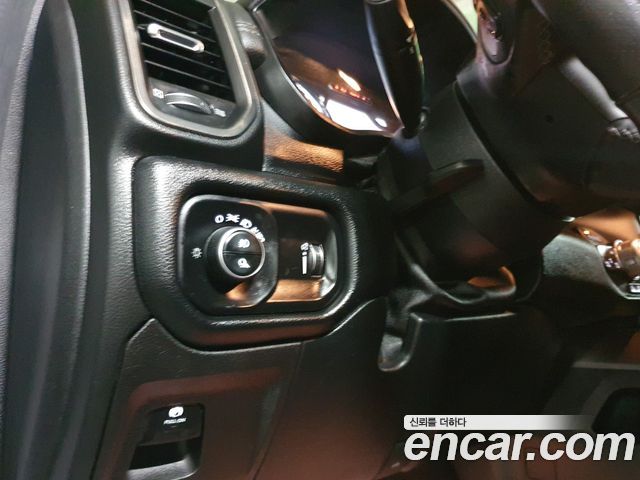 Dodge Ram Pick Up 2020 — photo 12