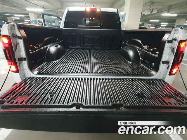 Dodge Ram Pick Up 2020 — photo 20