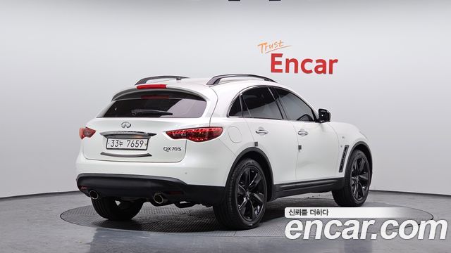 Infiniti QX70 2017 — photo 2