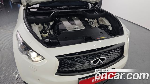 Infiniti QX70 2017 — photo 6