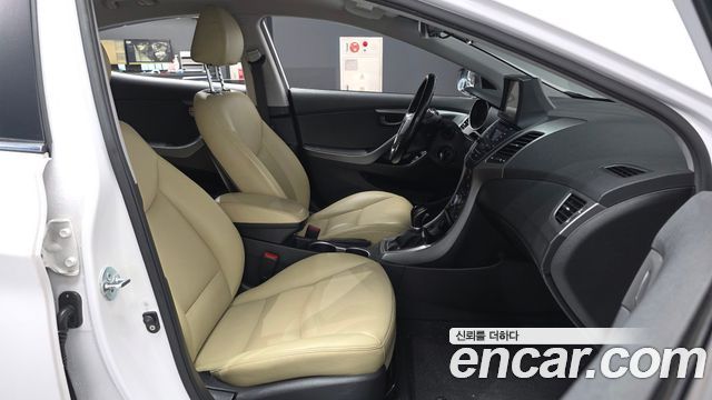 Hyundai AVANTE 2014 — photo 11