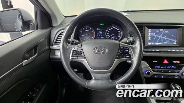 Hyundai AVANTE 2016 — photo 13