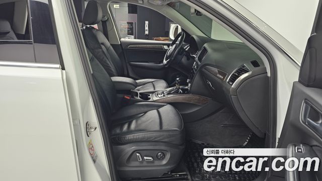 Audi Q5 2015 — photo 11