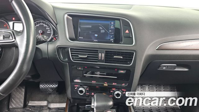 Audi Q5 2015 — photo 14