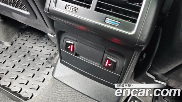 Audi Q5 2015 — photo 18