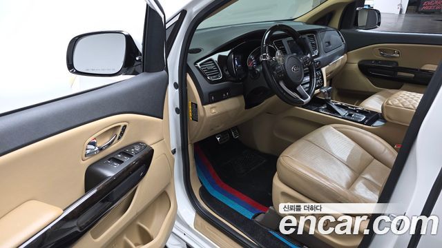 Kia Canival 2019 — photo 10