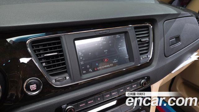 Kia Canival 2019 — photo 15