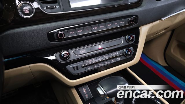 Kia Canival 2019 — photo 17