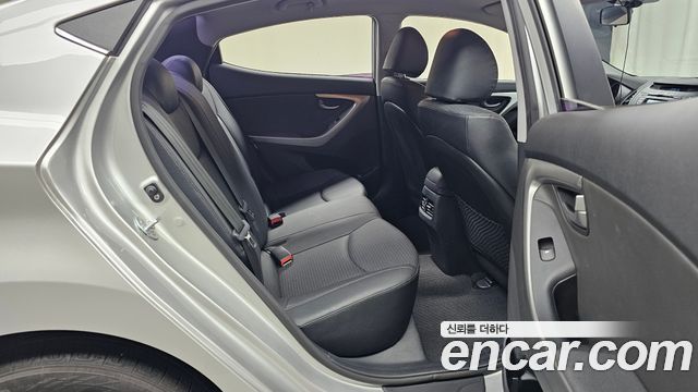 Hyundai AVANTE 2014 — photo 12