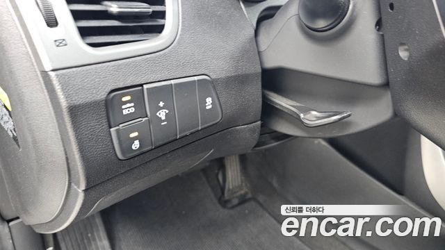 Hyundai AVANTE 2014 — photo 14