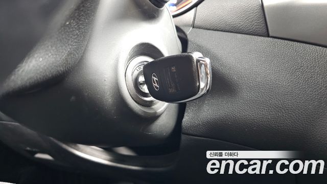 Hyundai AVANTE 2014 — photo 16