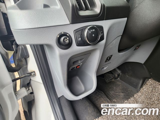 Ford Transit 2018 — photo 8
