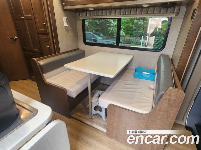 Ford Transit 2018 — photo 10