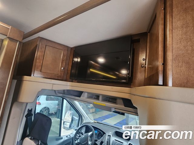 Ford Transit 2018 — photo 11