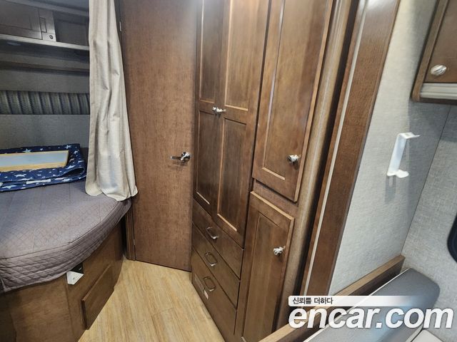 Ford Transit 2018 — photo 14