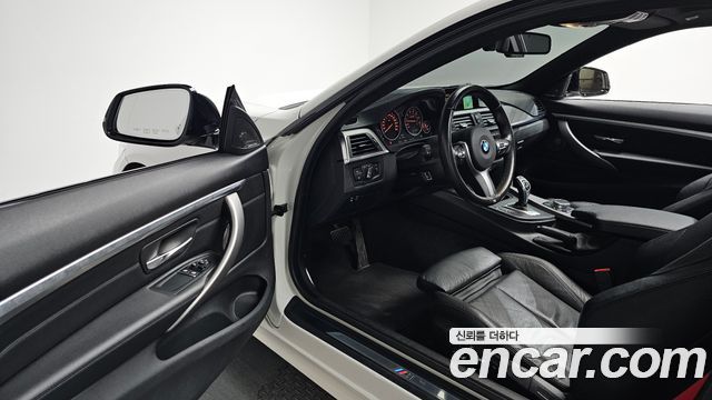 BMW 4-Series 2018 — photo 10