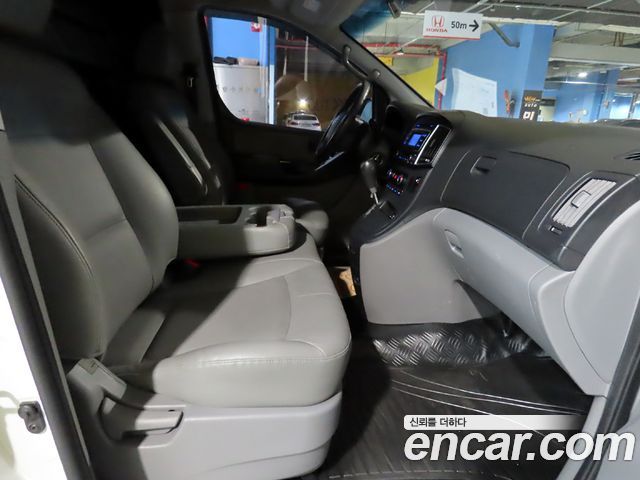 Hyundai Starex 2017 — photo 8