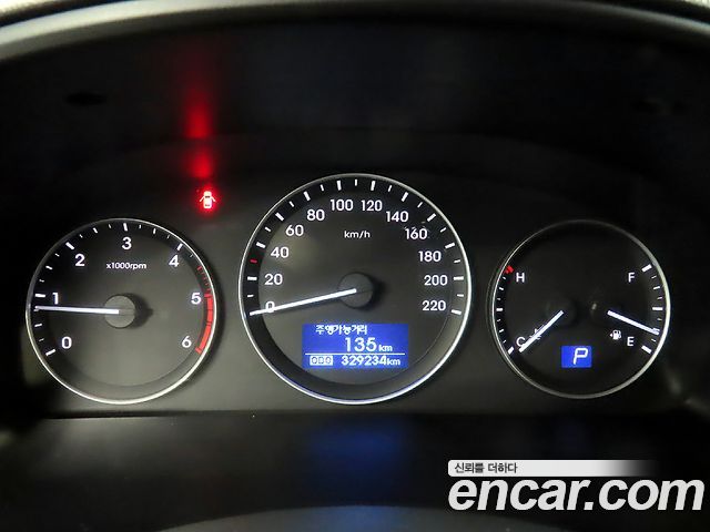 Hyundai Starex 2017 — photo 9