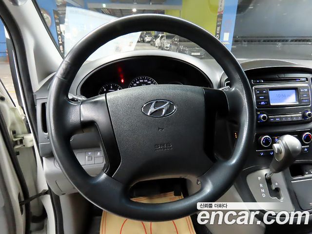 Hyundai Starex 2017 — photo 10