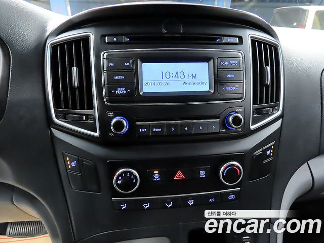 Hyundai Starex 2017 — photo 12
