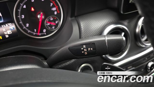 Mercedes-Benz A-Class 2017 — photo 9