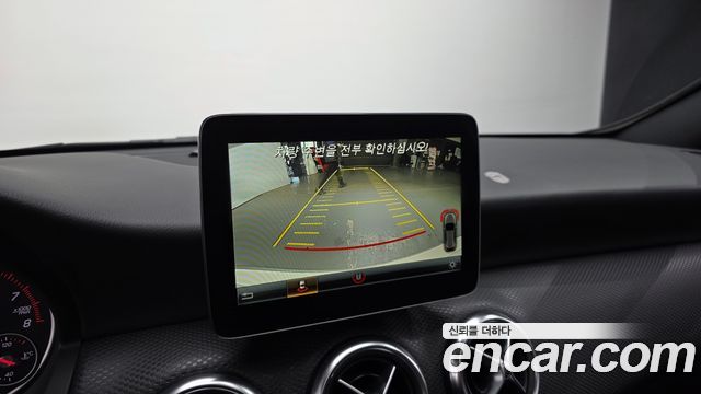 Mercedes-Benz A-Class 2017 — photo 16