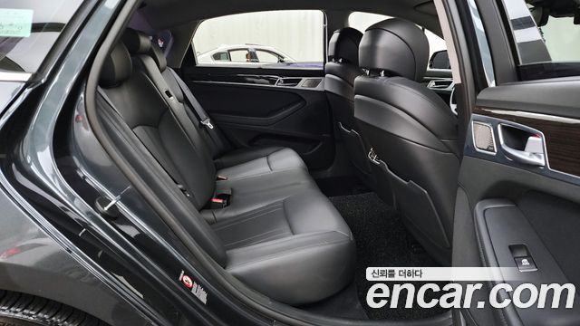 Genesis G80 2019 — photo 12