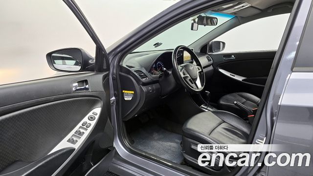 Hyundai Accent 2014 — photo 11