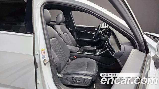 Audi A6 2021 — photo 12