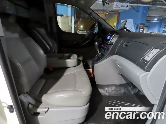 Hyundai Starex 2017 — photo 8